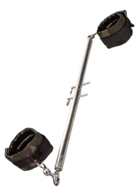 Colt Camo Spread 'Em Spreader Bar and Restraints