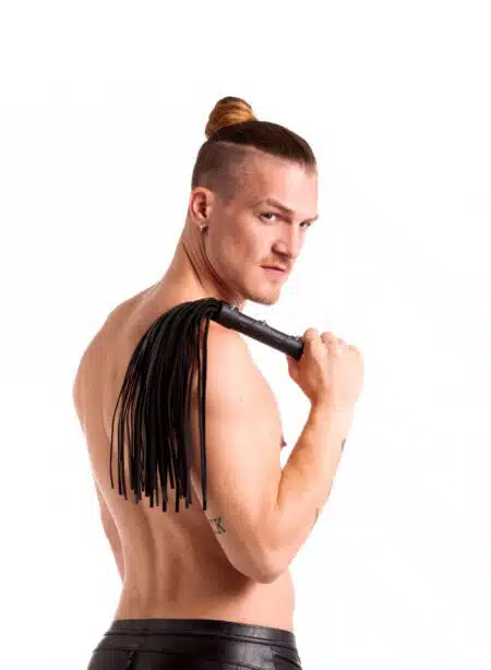 665 Vegan Flogger