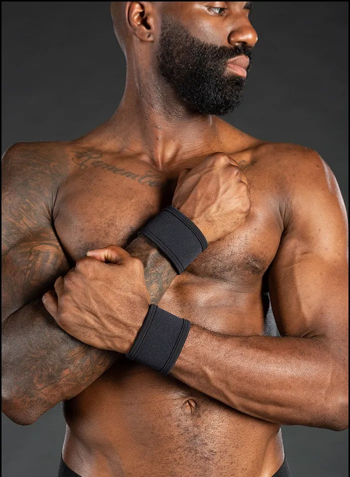 Mr. S Neo Carbon Black Wristband Black